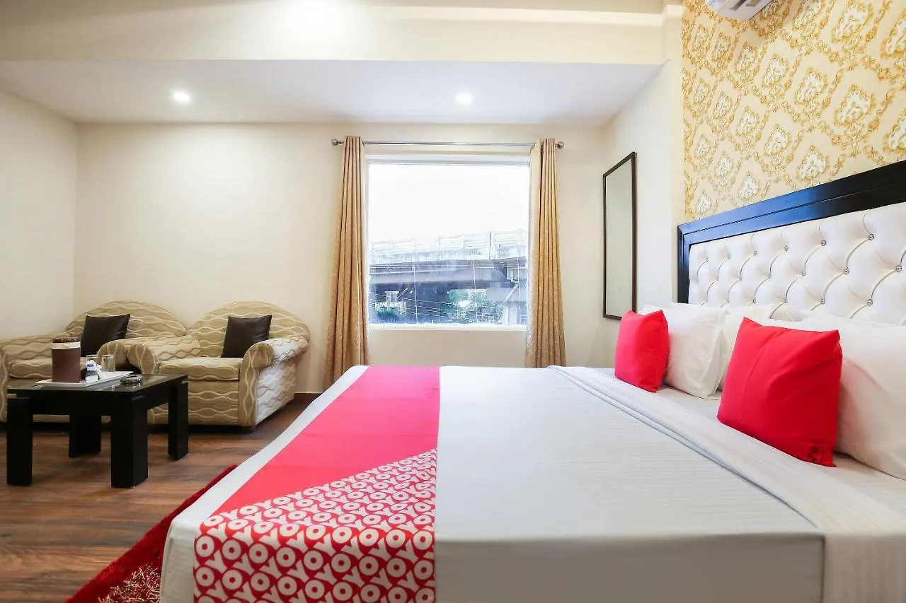 ***  Oyo 47169 Hotel Prime Zirakpur India
