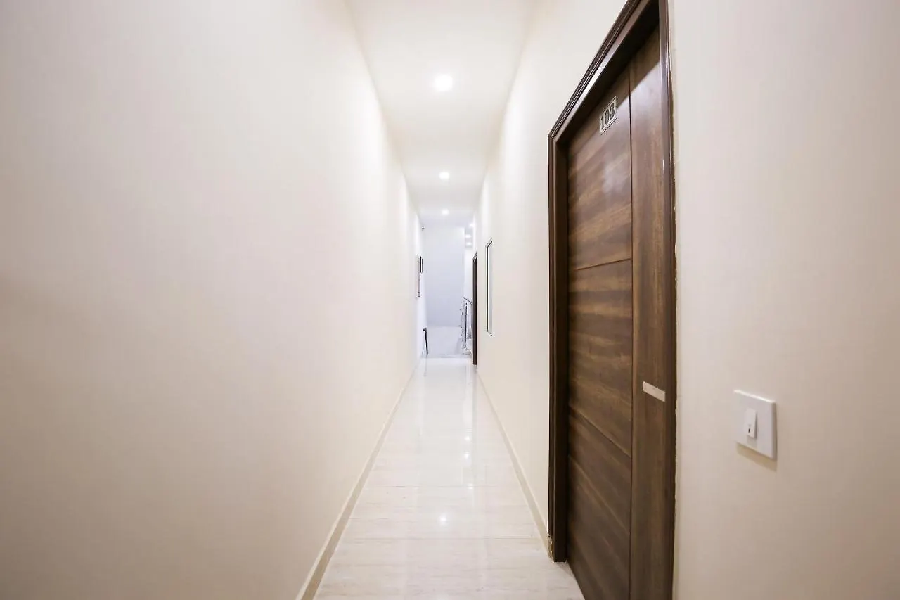Oyo 47169 Hotel Prime Zirakpur 3*,  India