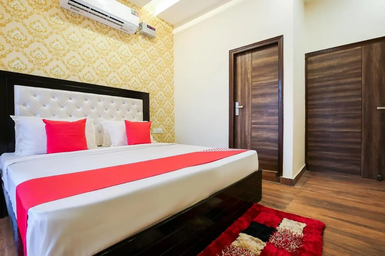 Oyo 47169 Hotel Prime Zirakpur 3*,