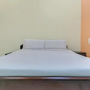 ** Hotel Spot On Pratham Residency India