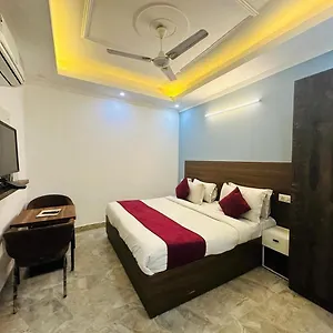 *** Hotel S R Palace - Free Airport Drop For Minimum 05 Nights - 5 Mins From Igi & Domestic Airport Delhi India